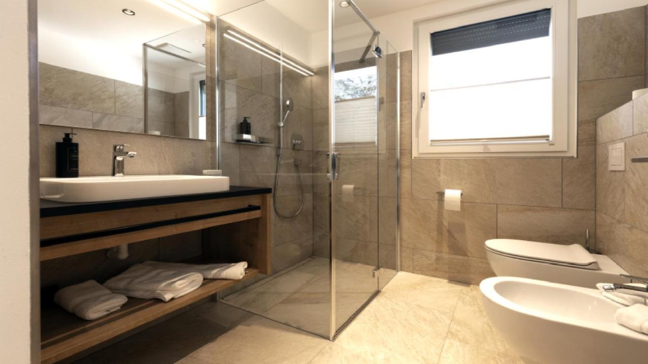 Cityhotel Goldener Adler B&B Киуза Екстериор снимка