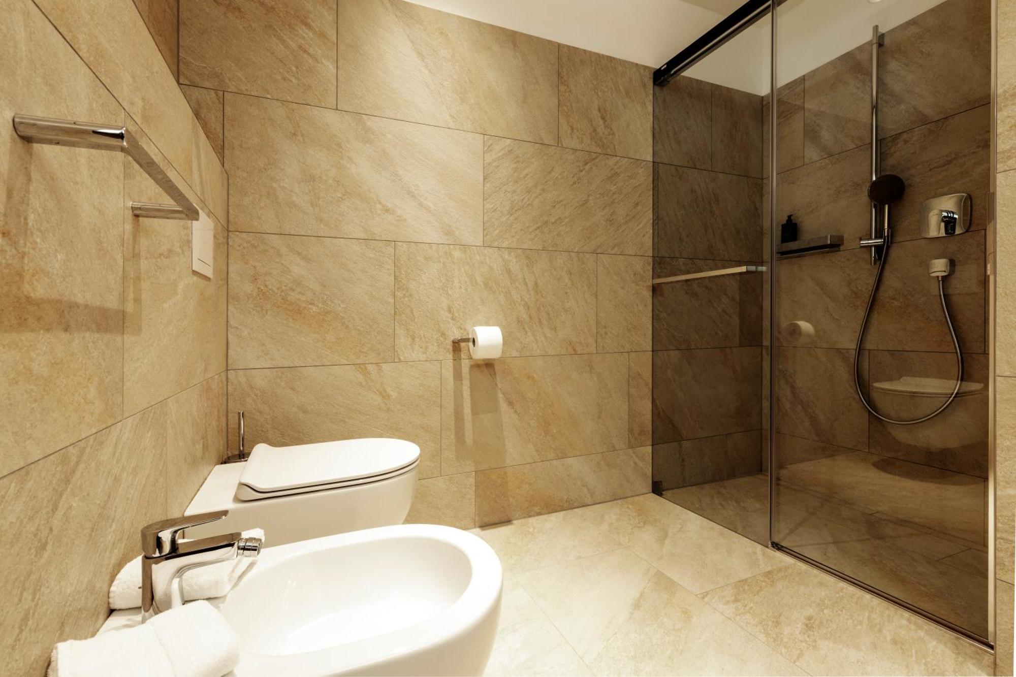 Cityhotel Goldener Adler B&B Киуза Екстериор снимка