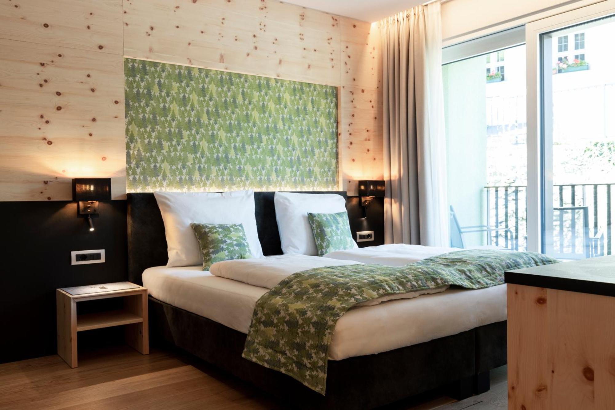 Cityhotel Goldener Adler B&B Киуза Екстериор снимка