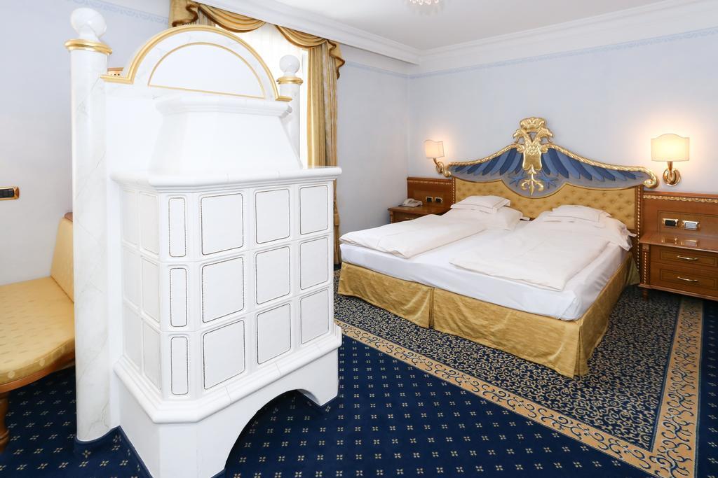 Cityhotel Goldener Adler B&B Киуза Екстериор снимка