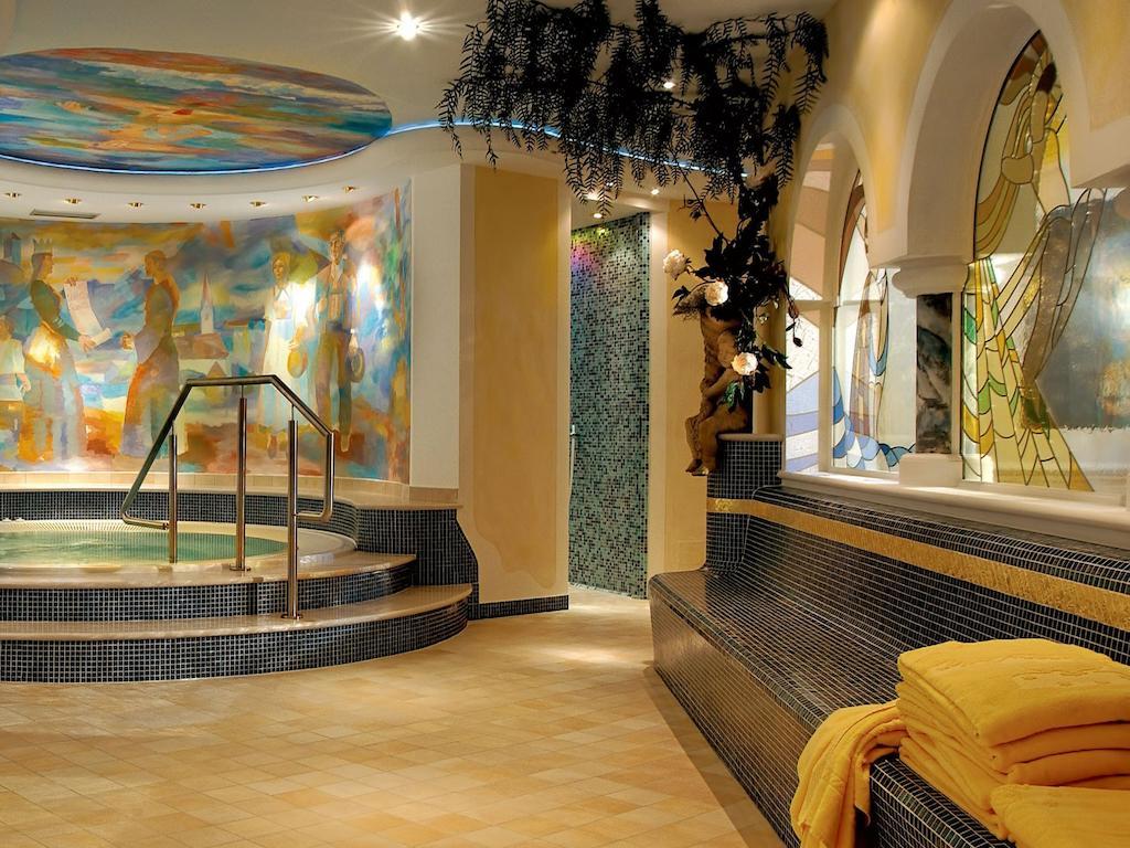 Cityhotel Goldener Adler B&B Киуза Екстериор снимка
