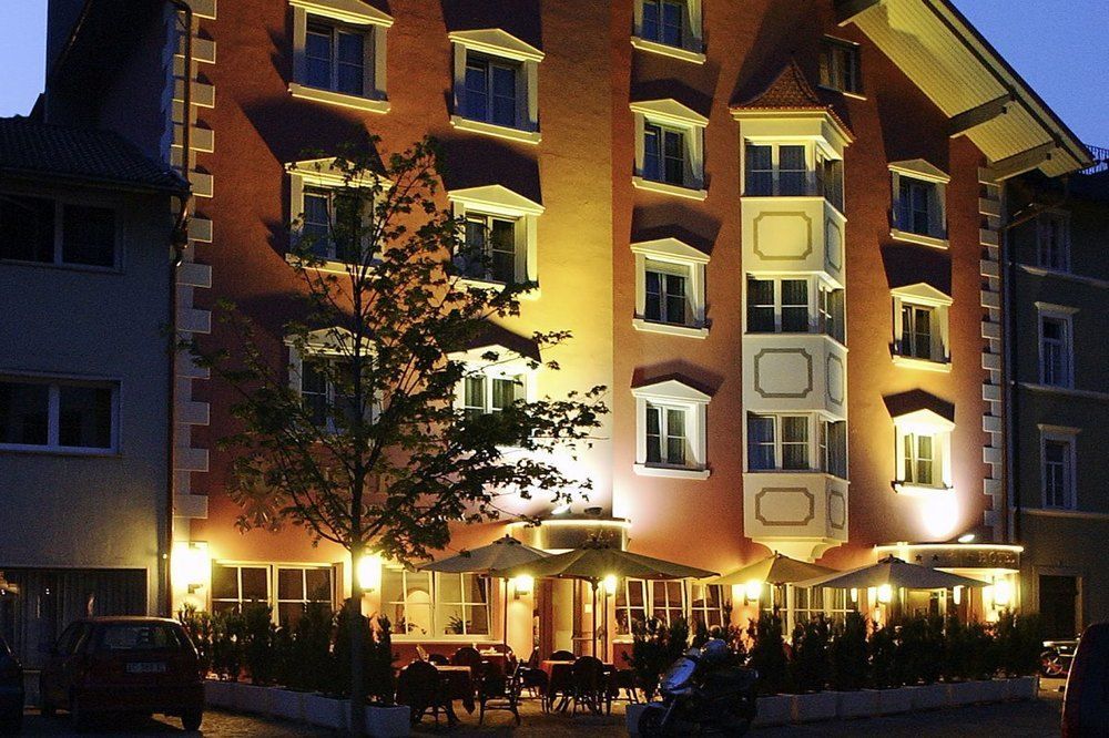 Cityhotel Goldener Adler B&B Киуза Екстериор снимка